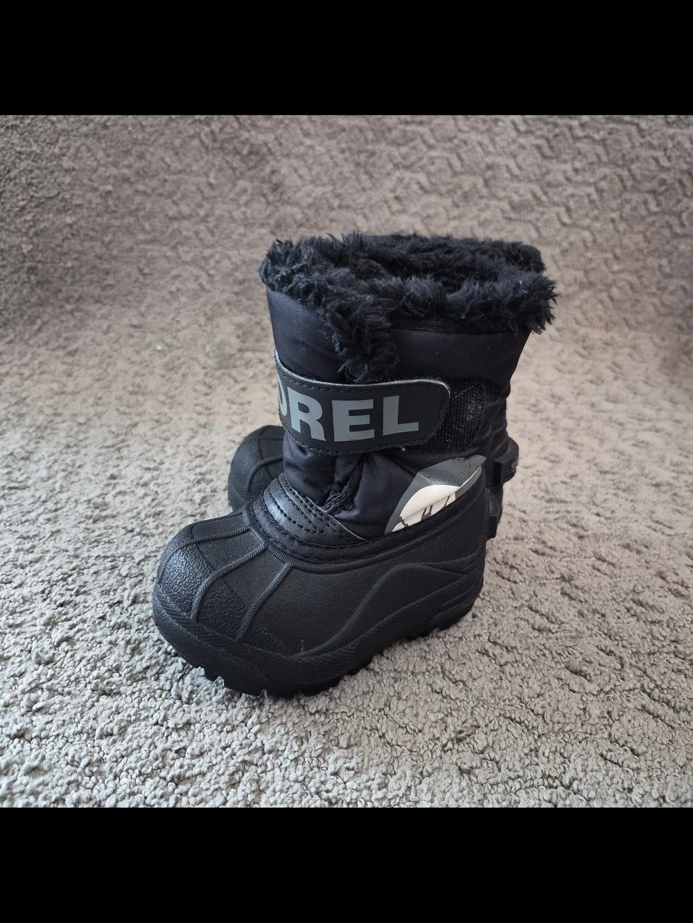 Sorel black kids